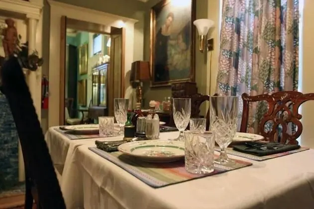 Stay Fairfield - Fairfield Place and Fairfield Manor Bed & Breakfast - Yerinde Yemek