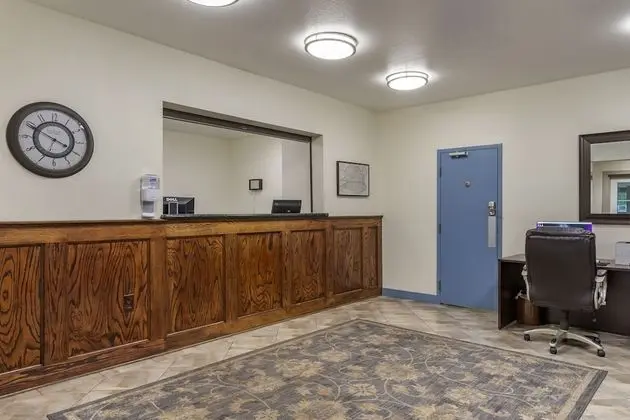 Stay-Over Suites - Lobi