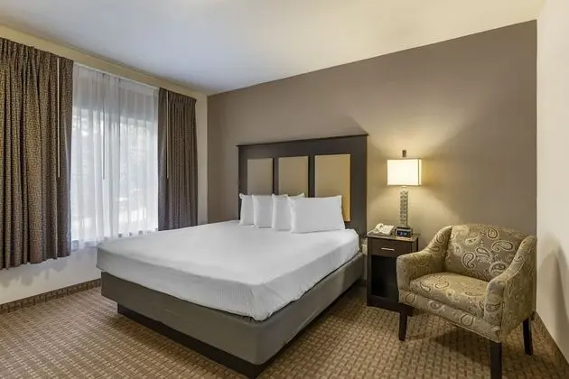 Stay-Over Suites - Oda