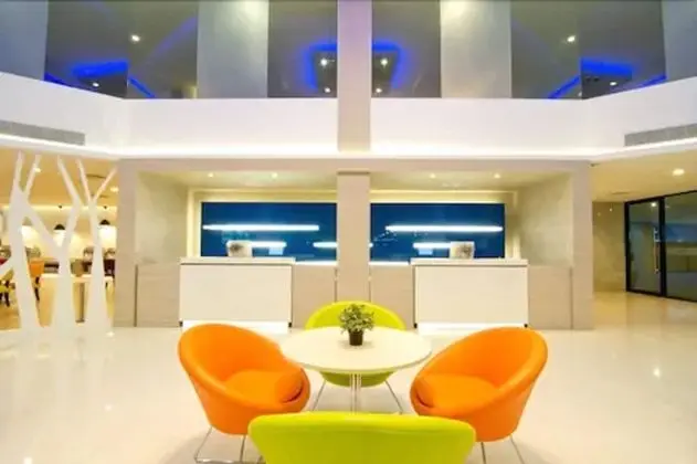 The Stay Hotel - Lobi