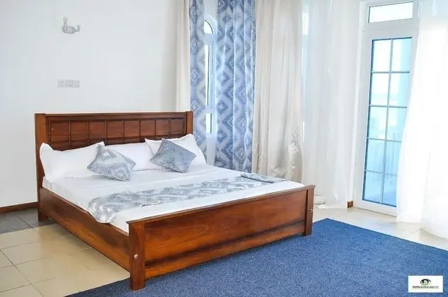 Stay.Plus Almasi Beachfront Apartments - Oda