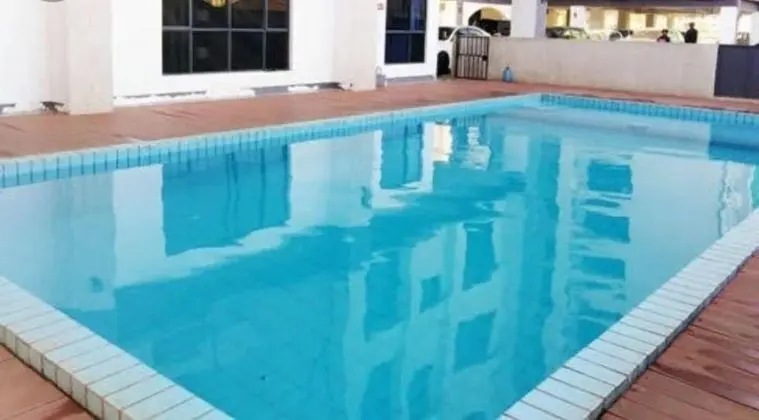 Stay.Plus Hurlingam Family Apartment - Havuz