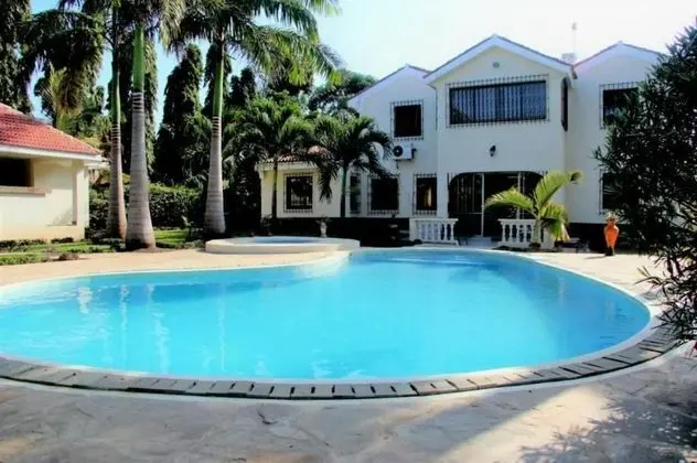 Stay.Plus Links Road Villa Nyali - Havuz