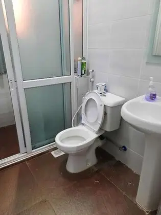 Stay.Plus Lukiki Apartment Nyali - Banyo Tipleri