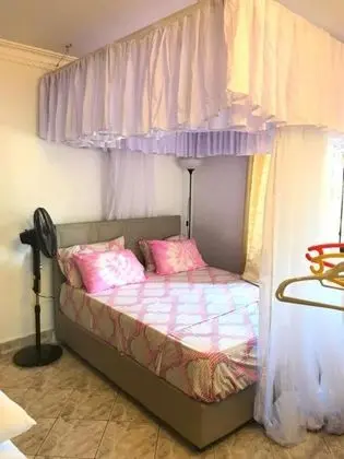 Stay.Plus Queens Apartment Nyali - Oda
