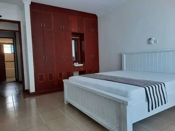 Stay.Plus Queen's Royal Apartments Nyali - Oda