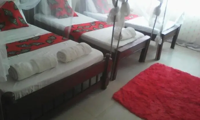 Stay.Plus Royal Family Apartment Nyali - Oda