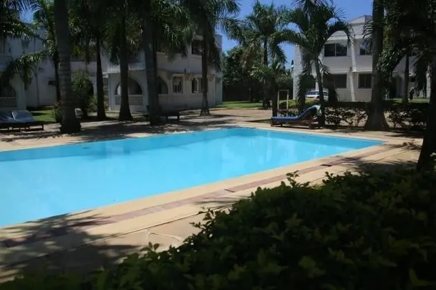 Stay.Plus Royal Palms Apartments Mtwapa - Havuz