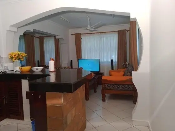 Stay.Plus Royal Palms Apartments Mtwapa - Mutfak