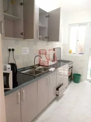 Stay.Plus Sandalwood Apartment Kilimani - Mutfak