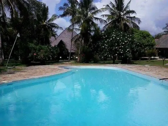 Stay.Plus The Shell Cottage Diani Beach - Havuz
