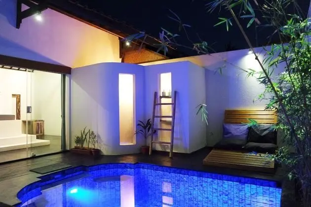 Stay Shark Villas