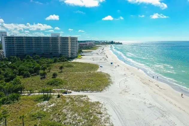 Stay Siesta Dunes, Accommodation 300; by Beachside Management - Plaj