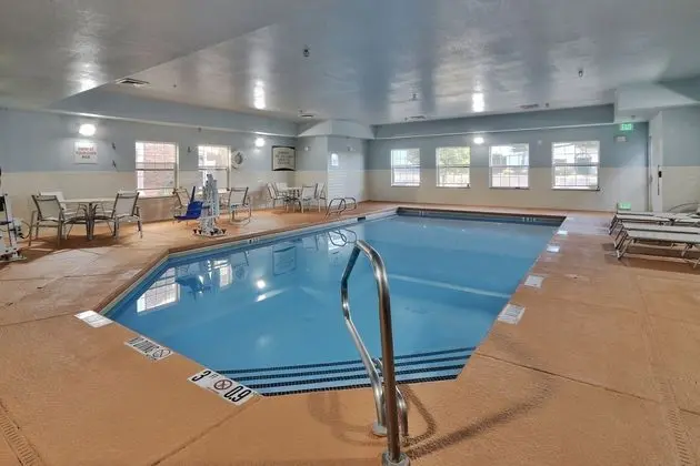 Staybridge Suites Albuquerque North - Havuz