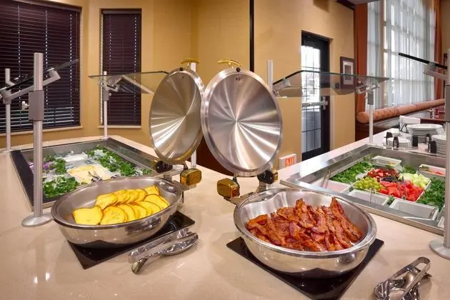 Staybridge Suites Anchorage - Yeme / İçme