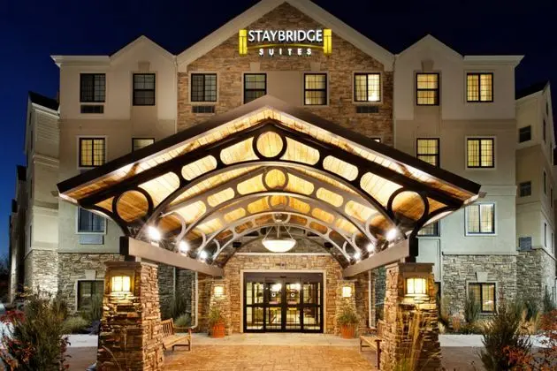 Staybridge Suites Auburn Hills - Crossing Drive