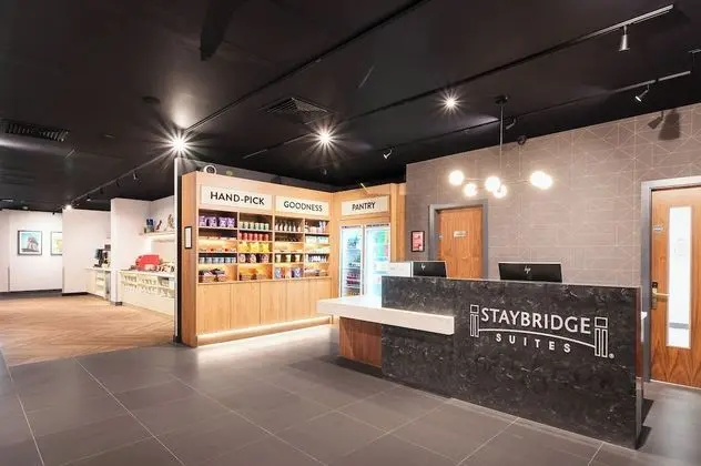 Staybridge Suites Brighton, an IHG Hotel - Lobi