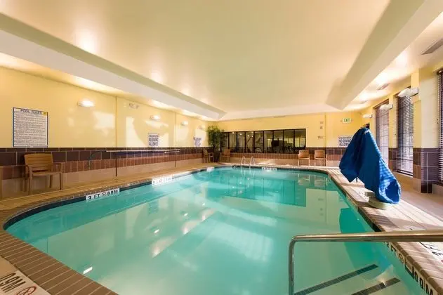 Staybridge Suites Charleston Ashley Phosphate - Havuz