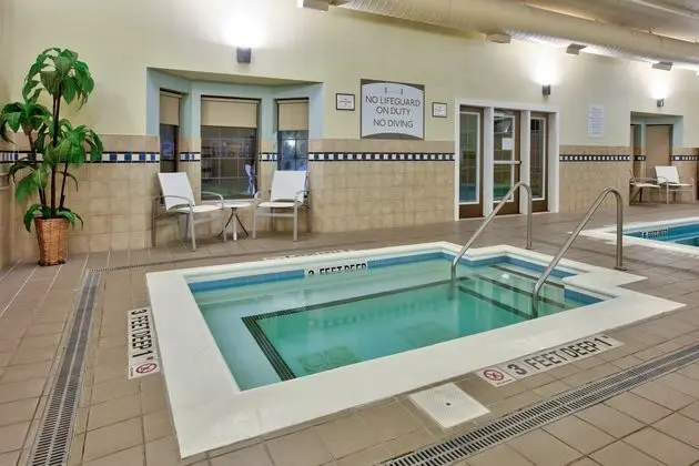 Staybridge Suites Corning - Havuz