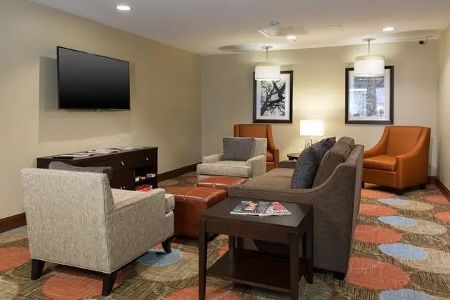 Staybridge Suites Corona South - Dış Mekan