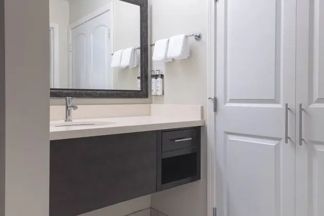 Staybridge Suites Corona South - Oda