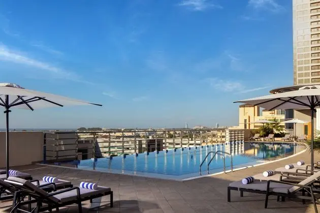 Staybridge Suites Dubai Internet City, an IHG Hotel - Havuz