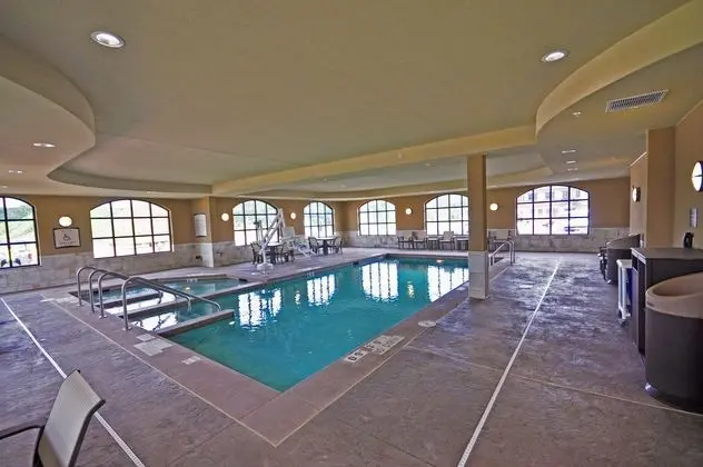 Staybridge Suites Eau Claire Altoona - Havuz