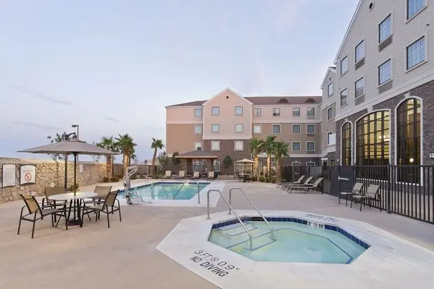 Staybridge Suites El Paso Airport Area - Havuz