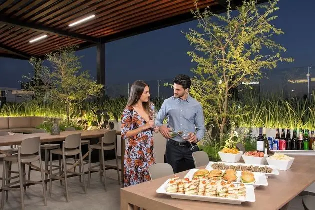 Staybridge Suites Guadalajara Novena, an IHG Hotel - Yerinde Yemek