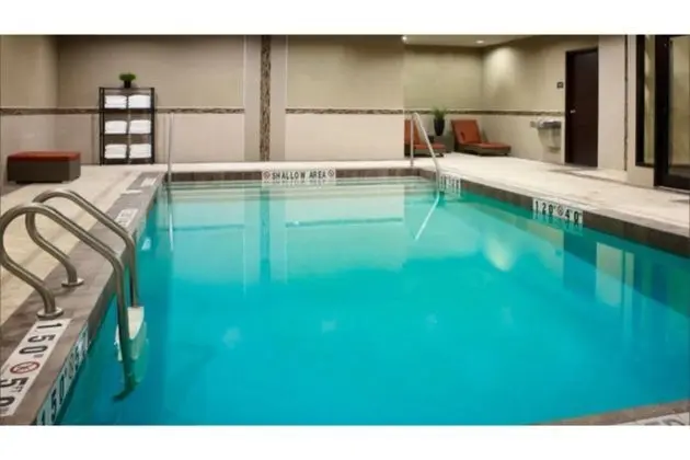 Staybridge Suites Hamilton - Havuz