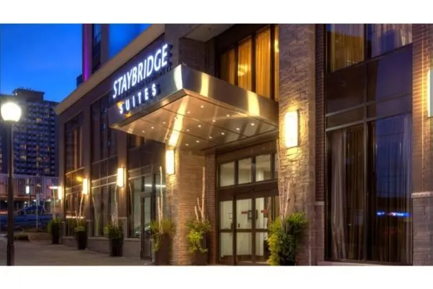 Staybridge Suites Hamilton - Lobi