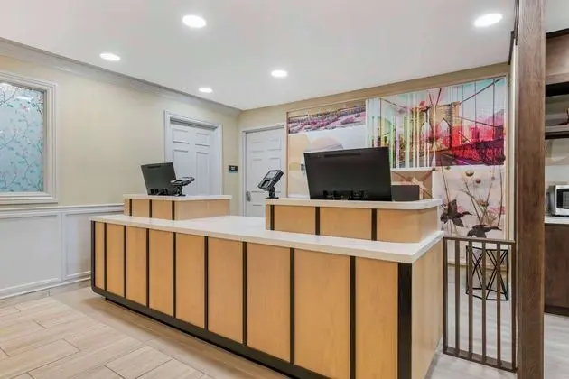 Staybridge Suites Herndon-Dulles - Lobi