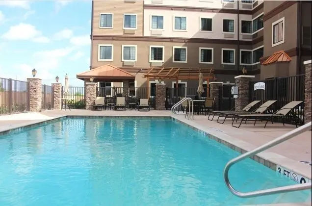 Staybridge Suites Houston IAH - Beltway 8 - Havuz