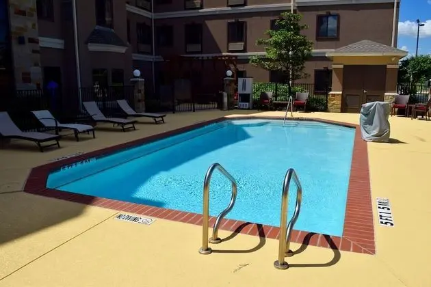Staybridge Suites Houston Stafford - Sugar Land, an IHG Hotel - Havuz