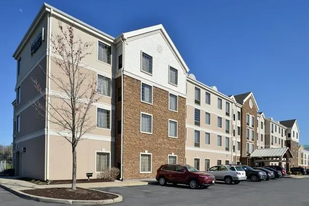 Staybridge Suites Indianapolis-Airport, an IHG Hotel - Dış Mekan