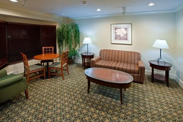 Staybridge Suites Indianapolis-Airport, an IHG Hotel - Lobi