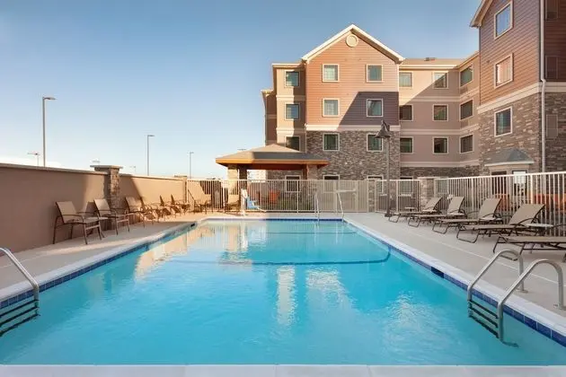 Staybridge Suites Midland - Havuz