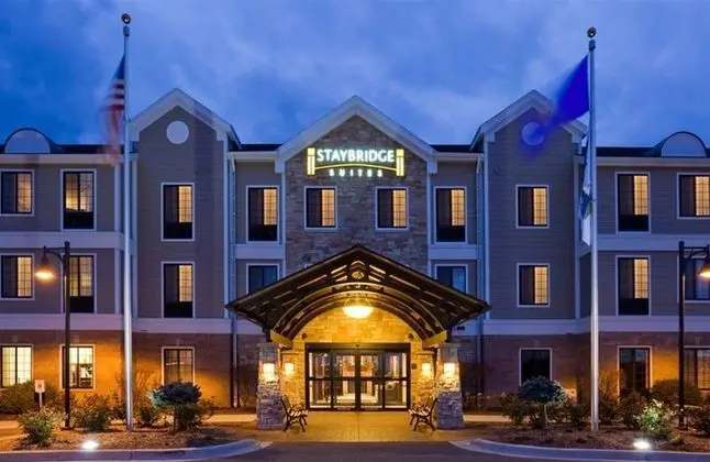 Staybridge Suites Milwaukee West-Oconomowoc