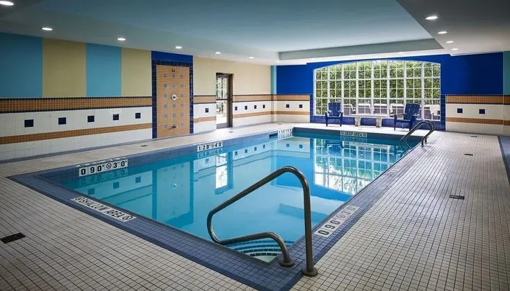Staybridge Suites Oakville Burlington - Havuz