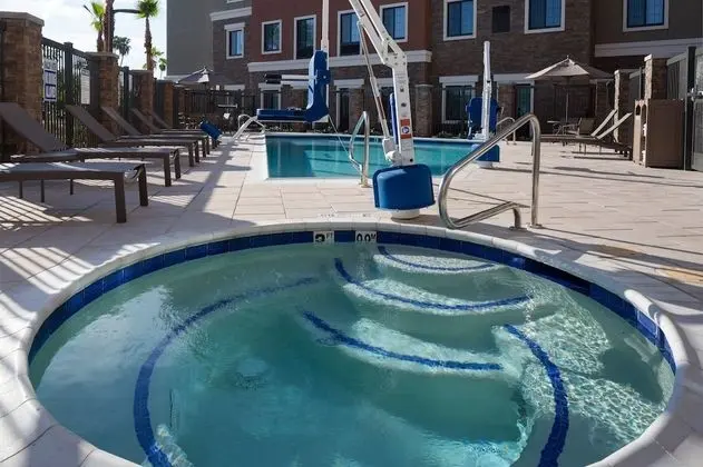 Staybridge Suites Phoenix - Biltmore Area, an IHG Hotel - Havuz