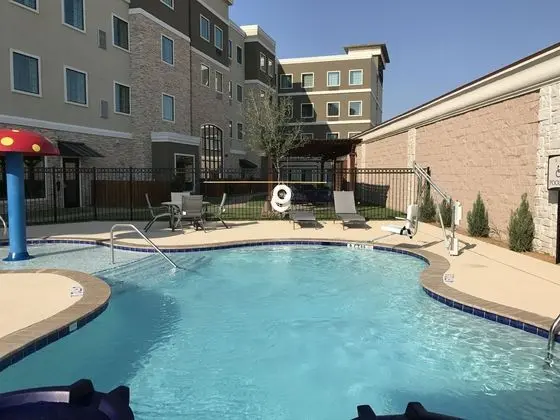 STAYBRIDGE SUITES PLANO - THE COLONY - Havuz