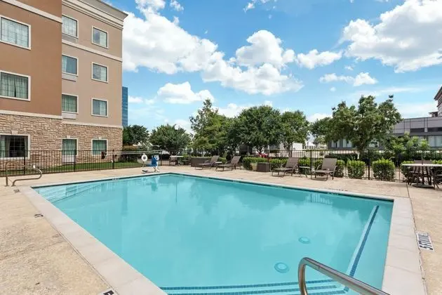 Staybridge Suites Plano Frisco - Havuz