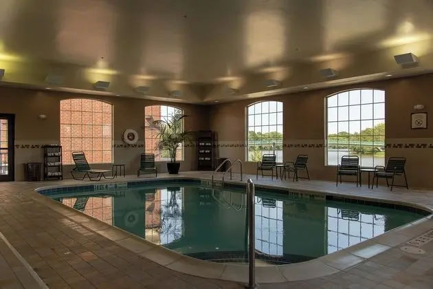 Staybridge Suites Rochester University - Havuz