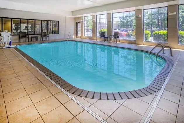 Staybridge Suites Wilmington East - Havuz