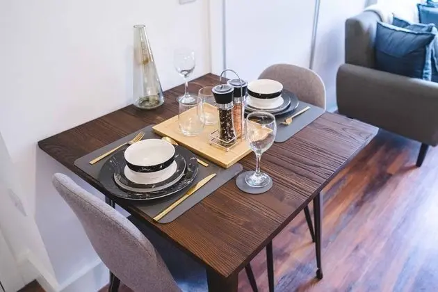 Staycay Modern Studio Apartment in Sheffield City Centre - Yerinde Yemek