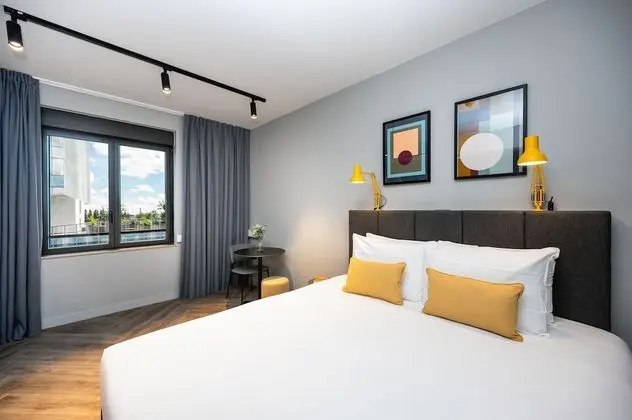 Staycity Aparthotels Paris La Defense - Oda
