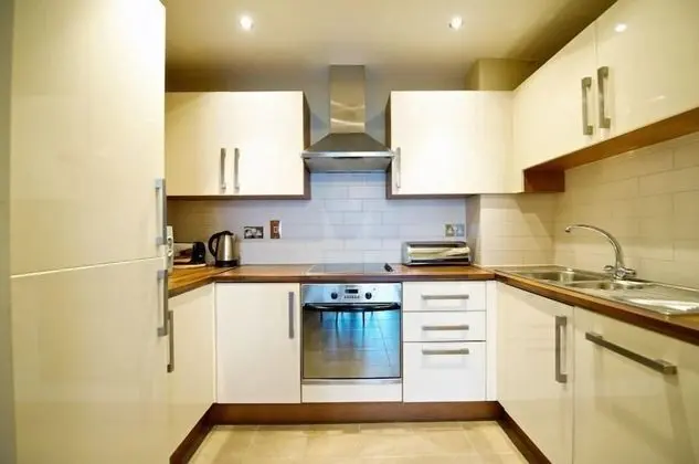 Staycity Aparthotels Saint Augustine Street - Mutfak