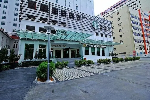 StayNest Suites at Gurney Drive - Dış Mekan