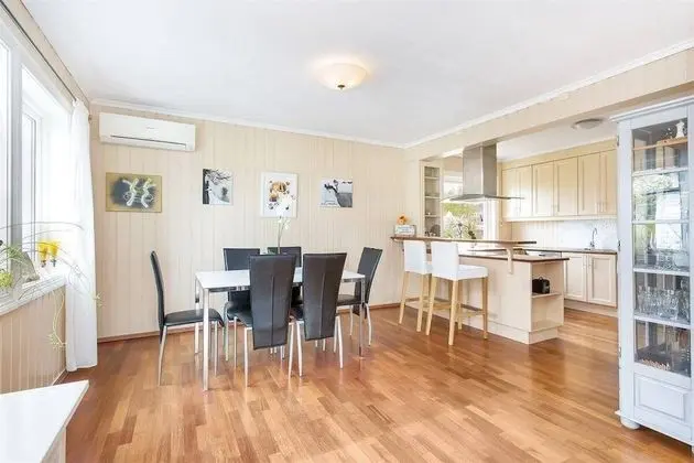 StayPlus 3BR City Apartment With Garden