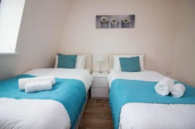 Stayzo Castle Point Apartments Premier Lodge - Oda